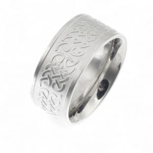 edelstahlring-gelasertes-keltisches-muster-Photoroom.jpg